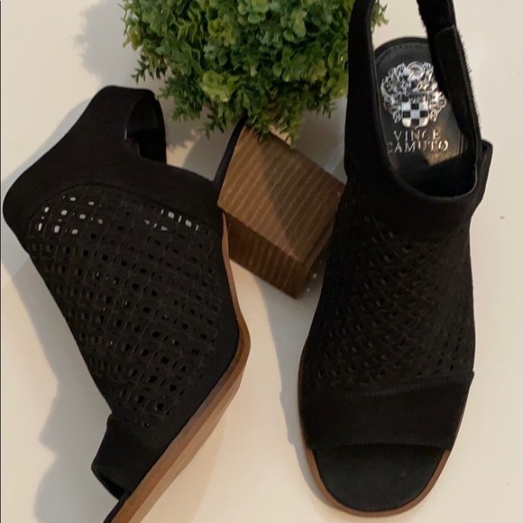 Vince Camuto Shoes - NEW🖤Vince Camuto Perforated Peep Toe Bootie